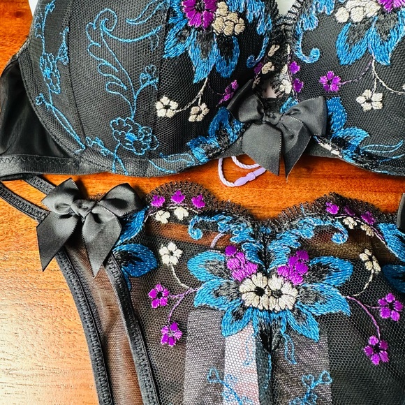 Savage X Fenty Black Caviar Deco Embroidery Wallflower String Bikini Panty - Picture 11 of 13